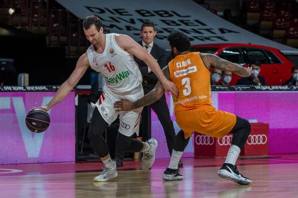 额转会费 额转会费